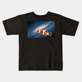 Un pesce pagliaccio nell'universo Kids T-Shirt